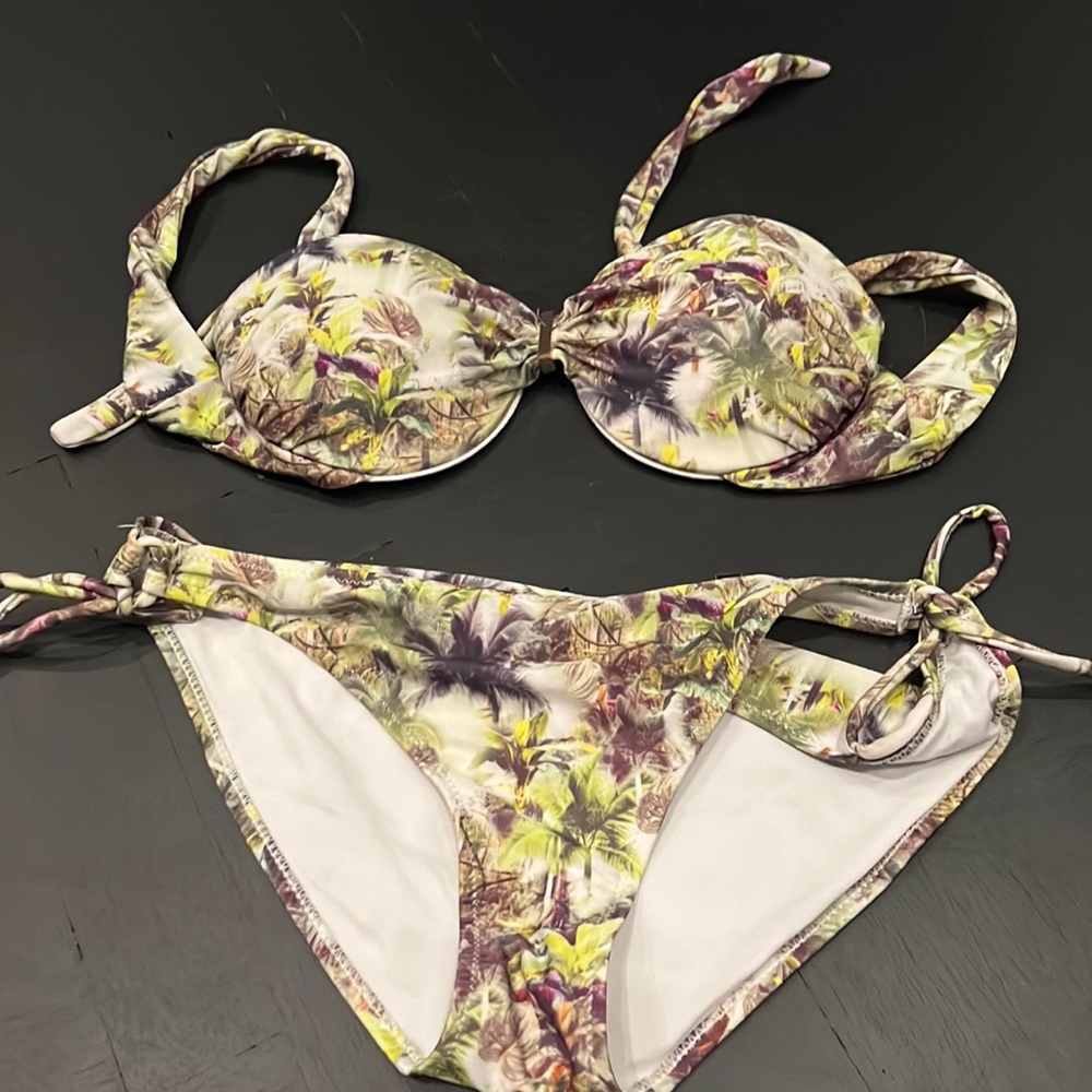 Dynamite bikini Xs top medium bottoms